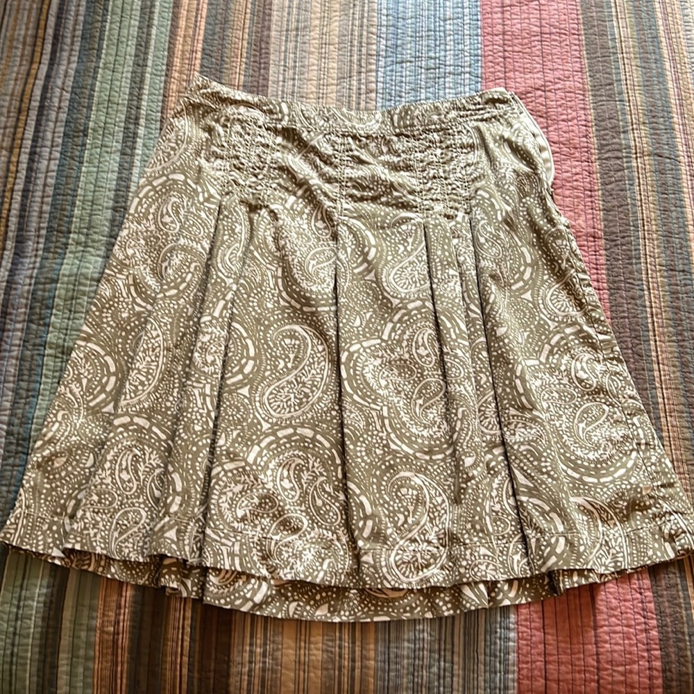 Gap paisley olive green size 4 skirt